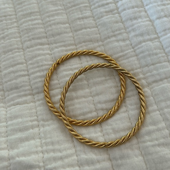 Pair of gold bangles (KEP designs) - Picture 1 of 3
